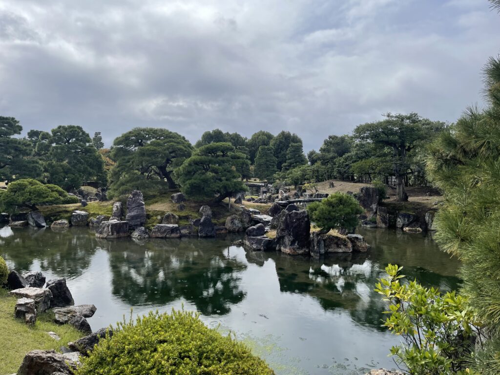 De prachtige Zen-tuin van de Tenryu-ji tempel in Kyoto tijdens een cultuurreis door Japan.